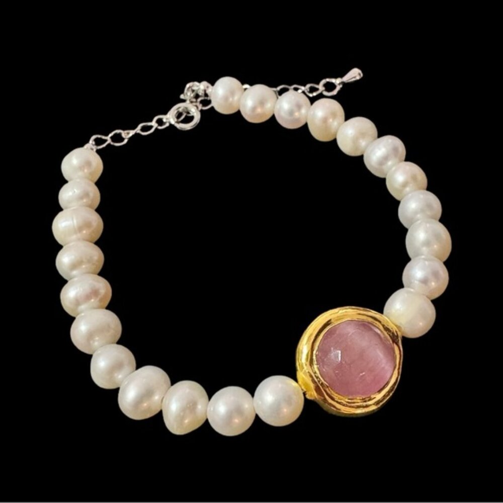 ✨Elegant Pearl Bracelet with Pink Gem Cabochon